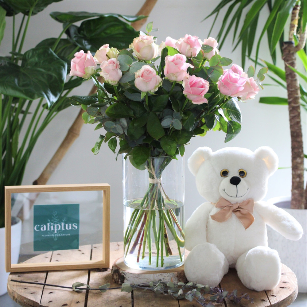 Le Bouquet de fleurs avec peluche main image 1